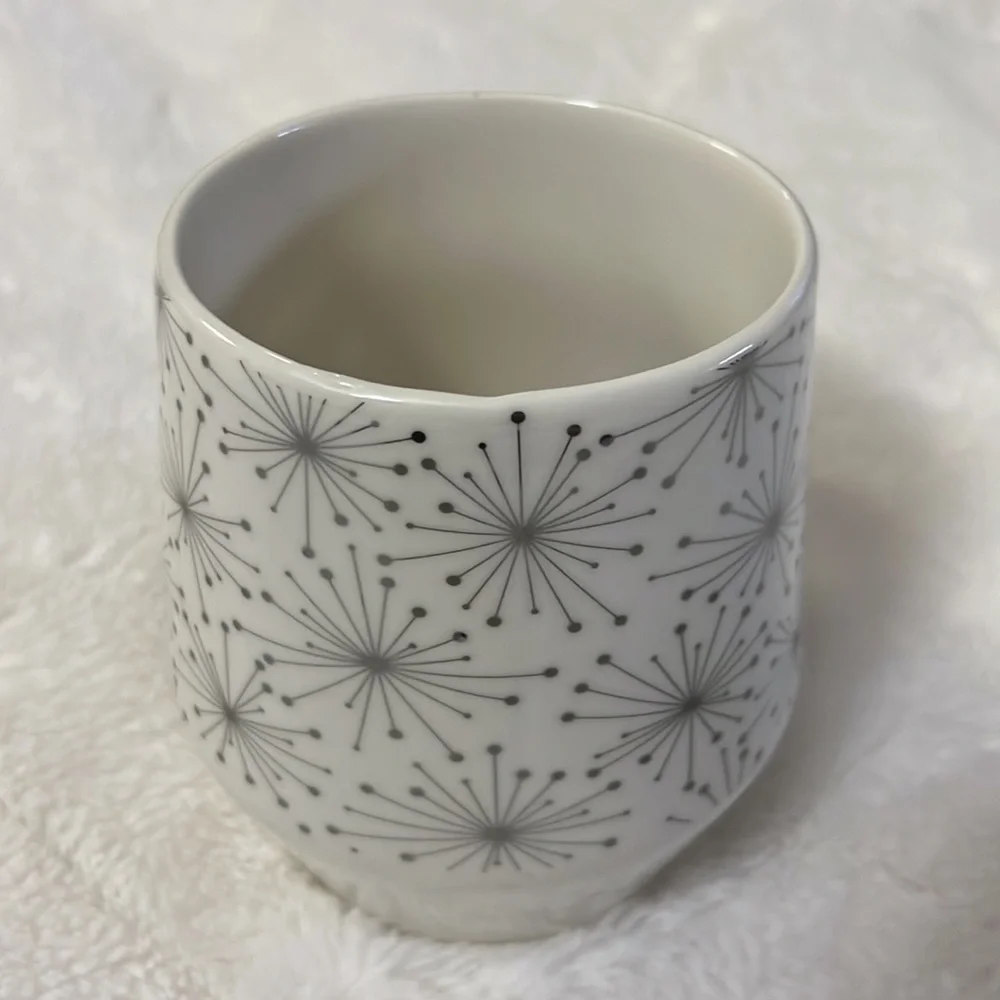 New With Tag 25 Ounce Edible Arrangements Winter Ceramic Mug Snowflake Star